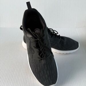 Nike Black and White Sneakers Lightweight Breathable Design Size 9